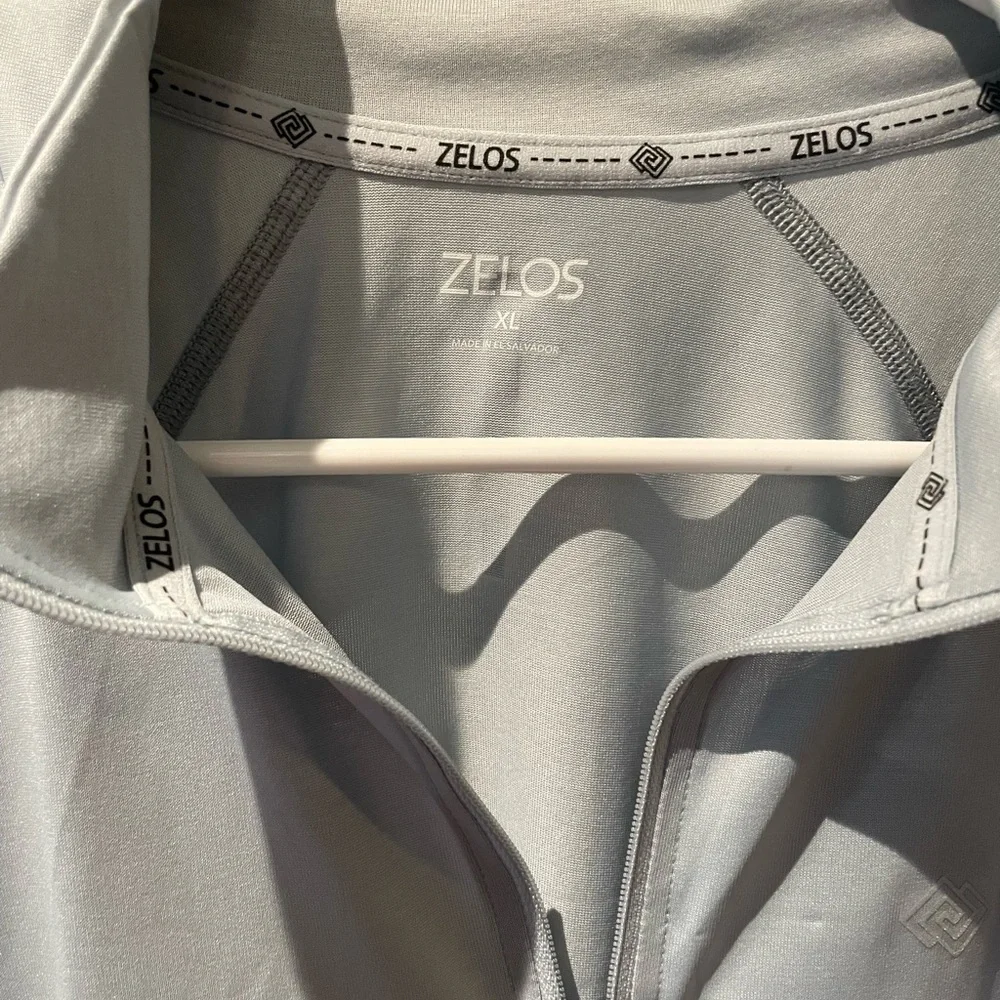 Zelos Gray Pull Over Jacket Size XL